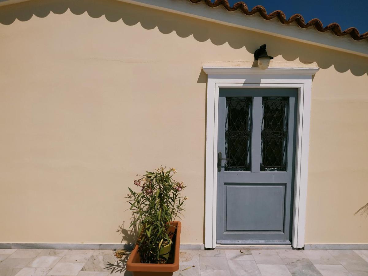 Fiera Guesthouse Ermoupoli Exterior photo